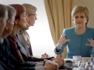 اسکاتلند اقداماتی را برای حفظ عضویت در اتحادیه اروپا آغاز می‌کند