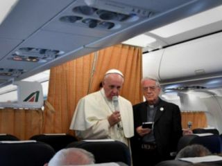 پاپ:‌ کلیسا به همجنس‌گرایان عذرخواهی بدهکار است