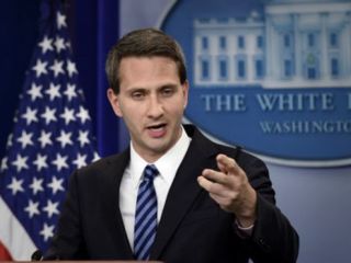 سخنگوی کاخ سفید: حمایت ایران از حزب‌الله مانع از بازگشت به بازارهای جهانی شده است