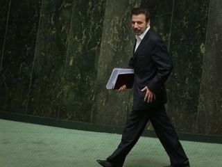 وزیر ارتباطات: اطلاعات مشترکان ایرانسل توسط یکی از نهادها به بیرون درز کرد