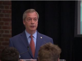 نایجل فاراژ از رهبری حزب استقلال بریتانیا استعفا کرد