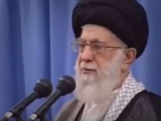 آیت الله خامنه ای: مخالف بنده حرف زدن اصلاً نه مؤاخذه دارد، نه جرم است