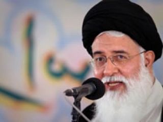 علم‌الهدی: کسانی که زنان را به ورزشگاه راه می‌دهند به جهنم می‌روند