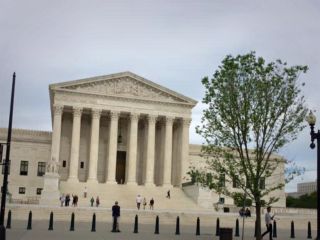 شکایت خانواده یک پیمانکار آمریکایی از ایران