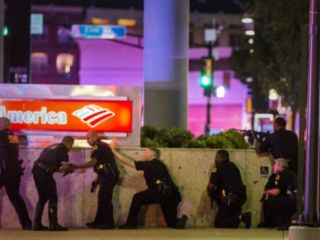 تعدادی مامور پلیس در تظاهرات ضد خشونت پلیس در آمریکا کشته شدند