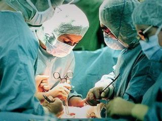 گفت و گو با سه پزشک درباره انتقادات گسترده مردم از خطاهای پزشکی