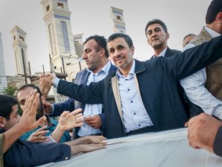 «درگیری» حامیان و مخالفان احمدی‌نژاد در سفر او به ملارد