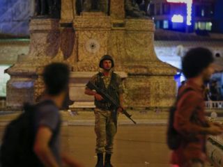 ارتش ترکیه قدرت را در این کشور به دست گرفت - این لینک به روز میشود