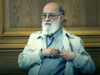 آقای چمران! حقوق تان را به پدرتان نگویید ولی حق مخفی کاری در برابر مردم ندارید