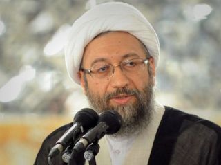 صادق لاریجانی: در قوه قضاییه حقوق‌های نامتعارف نداریم