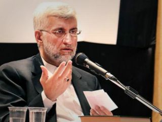 جلیلی: آیا با برجام چرخ کارخانه‌ها می‌چرخد؟