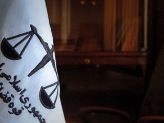 مقام قضایی ایران: بازداشت ۵۰ دختر و پسر به جرم شرکت در مهمانی