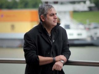 تهدید به مرگ خواننده ایرانی اپرای فرانسه :مثل همون فرخزاد کثافت می‌کشیمت