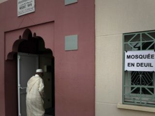 وزیر کشور فرانسه: تعطیلی مساجدی که تبلیغ تندوری می‌کنند ادامه خواهد داشت