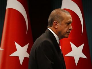 مشاور وزیر امور خارجه ایران: رجب طیب اردوغان سرطان دارد؛ سخنگو تکذیب کرد