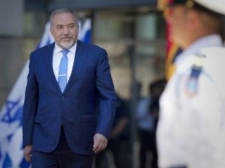 وزارت دفاع اسرائیل در واکنش به اوباما: توافق هسته‌ای ایران مانند توافق با هیتلر است