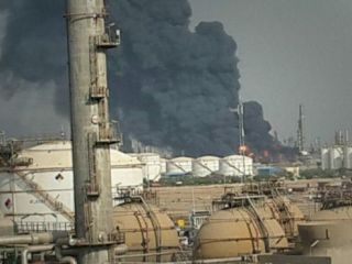 دومین حریق در کمتر از ۲۴ ساعت؛ آتش سوزی در یک مرکز نفتی دیگر ایران