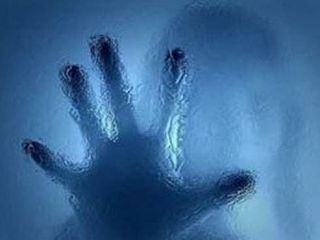 بیهوش کردن دختر شهرستانی و فیلمبرداری از لحظات تعرض