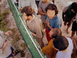 در اردوگاه پناهجویان به استرالیا 'به کودکان تعرض شده است'