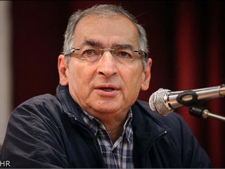 زیباکلام: غیر از احمدی‎نژاد هرکسی برای اوباما نامه بنویسد فتنه‌گر است