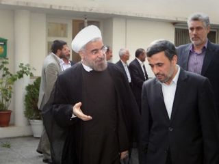 روایت المانیتور از هشدار روحانی به احمدی نژاد در ماجرای توقیف اموال ایران و نامه نگاری با اوباما