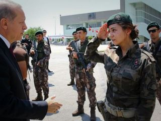 ترکیه برای اولین بار به پلیس‌های زن اجازه داد حجاب اسلامی داشته باشند