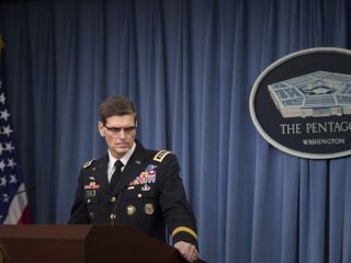 فرمانده ارتش آمریکا در خاورمیانه: می دانیم تنش ها از سوی قایق های نیروی قدس است، نه نیروی دریایی