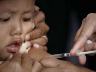 ادعای حرام بودن واکسیناسیون، بلای جان کودکان مالزی