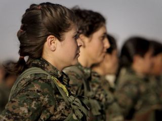 چرا زنان کُرد قبل از جنگ با داعش آرایش می کنند؟