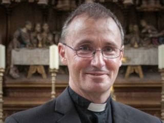 یک اسقف کلیسای انگلستان اعلام کرد همجنسگرا است