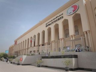 دبی: ۳ ماه زندان به خاطر بوسیدن مهماندار