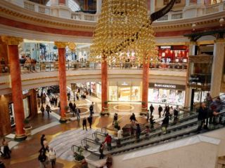 ولخرجی گردشگران پولدار عرب در منچستر انگلیس