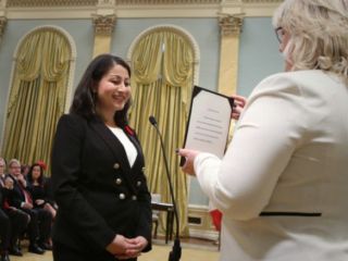 اولین وزیر افغان‌تبار کانادا در ایران متولد شده