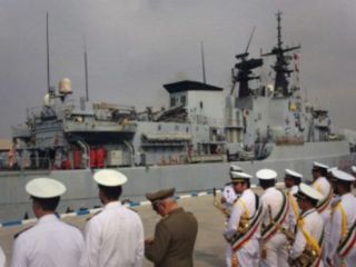 بعد از ۱۵ سال یک ناو ایتالیایی در آب‌های ایران پهلو گرفت