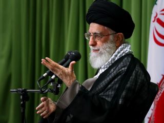 خامنه‌ای مخالفت خود با نامزدی دوباره احمدی‌نژاد را تأیید کرد