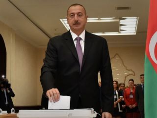 آغاز همه‌پرسی در مورد افزایش قدرت علی‌اف در جمهوری آذربایجان