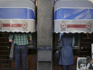 آغاز ارائه کارت اعتباری در بانک های ایران؛ مشتریان هنوز سردرگم هستند