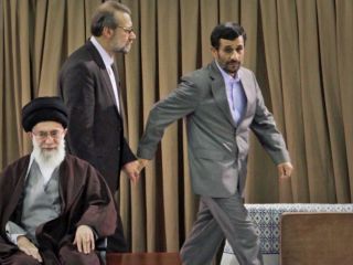 واکنش اصولگرایان به اظهارات خامنه‌ای: «احمدی‌نژاد قابل پیش‌بینی نیست»