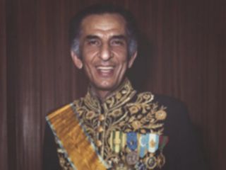 جمشید آموزگار، از نخست‌وزیران دوران پهلوی درگذشت