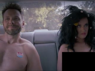 تشویق به شرکت در انتخابات توسط مدونا و کیتی پری با عکس‌های برهنه + ویدیو