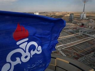 بر اساس ابلاغیه‌ آیت‌الله خامنه‌ای تولید نفت ایران 'باید به ۵.۷ میلیون بشکه در روز برسد'