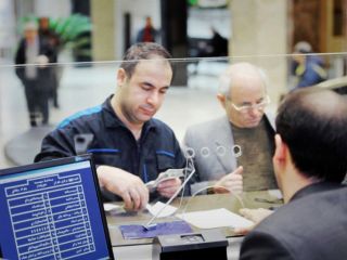 «خودداری برخی بانک‌های ایران» از صدور کارت اعتباری برای مشتریان