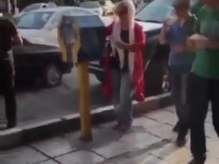 دزدی از صندوق صدقات توسط یک خانم شیک پوش