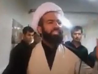 آخوندی که برای نابودی همه مسئولین شهرستان نظر آباد دعا کرد