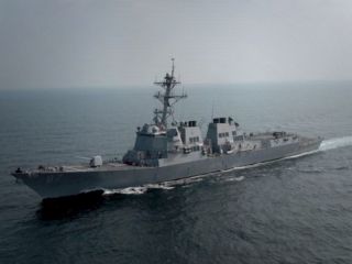 ناوشکن آمریکایی در نزدیکی یمن دوباره هدف حمله موشکی قرار گرفت