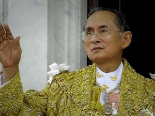 بهومیبول آدولیادی پادشاه تایلند درگذشت