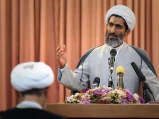 معاون فرهنگی قوه قضاییه: منصور ارضی سخنانش را درباره امام حسین جبران کند