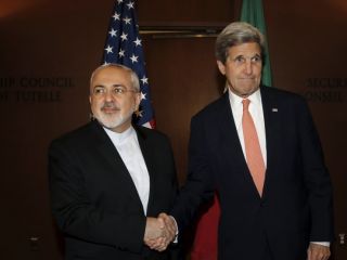 جان کری و محمد جواد ظریف برندگان جایزه سال ۲۰۱۶ چتم هاوس