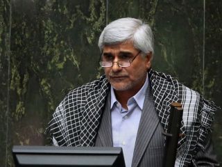 وزیر علوم ایران: ۶۰۰ هزار صندلی در دانشگاه‌های کشور خالی است