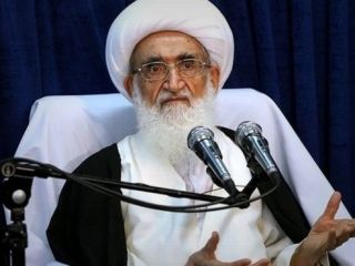 اعتراض یکی از مراجع شیعه به برگزاری مراسم بزرگداشت کورش